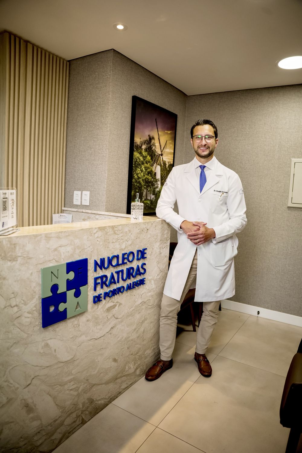 Dr. Douglas Schreiner na recepção do Núcleo de Fraturas de Porto Alegre
